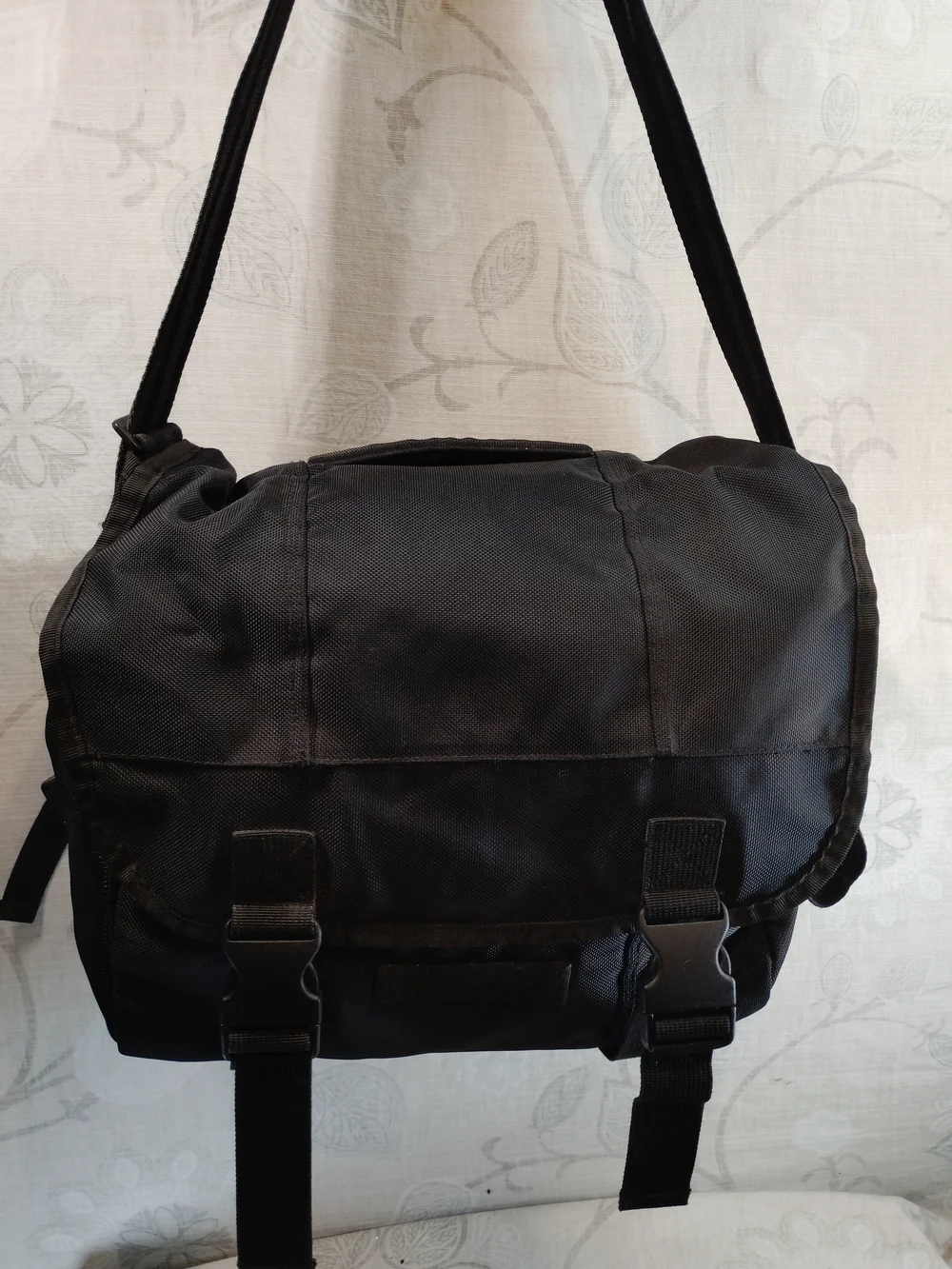 GAP Black Durable Messenger/ Crossbody Bag